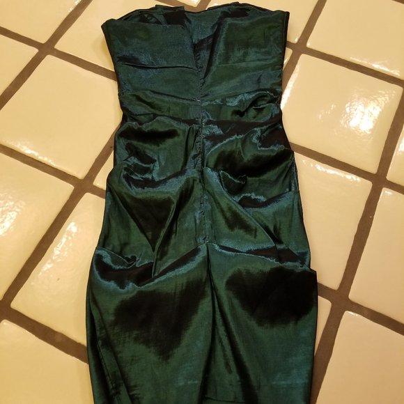 Arden B Shimmering Deep Green Tube Style Cocktail Dress - Picture 5 of 9
